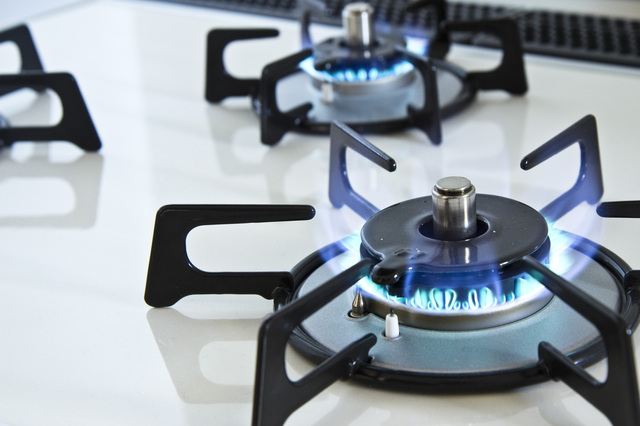 リフォームや新築でよく聞かれる「IHか? ガスか?」